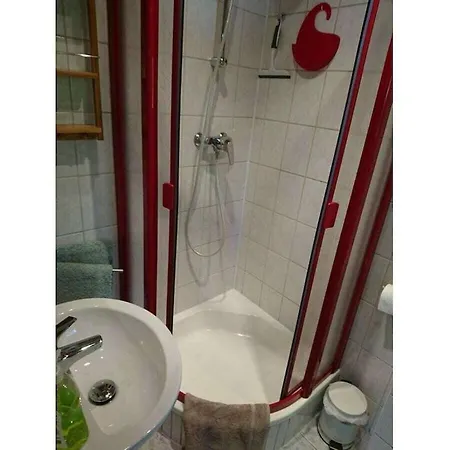 With 3 Bedrooms 度假居 Schleusingen
