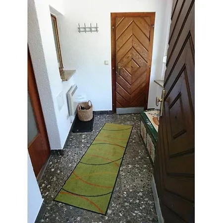 With 3 Bedrooms 度假居 *